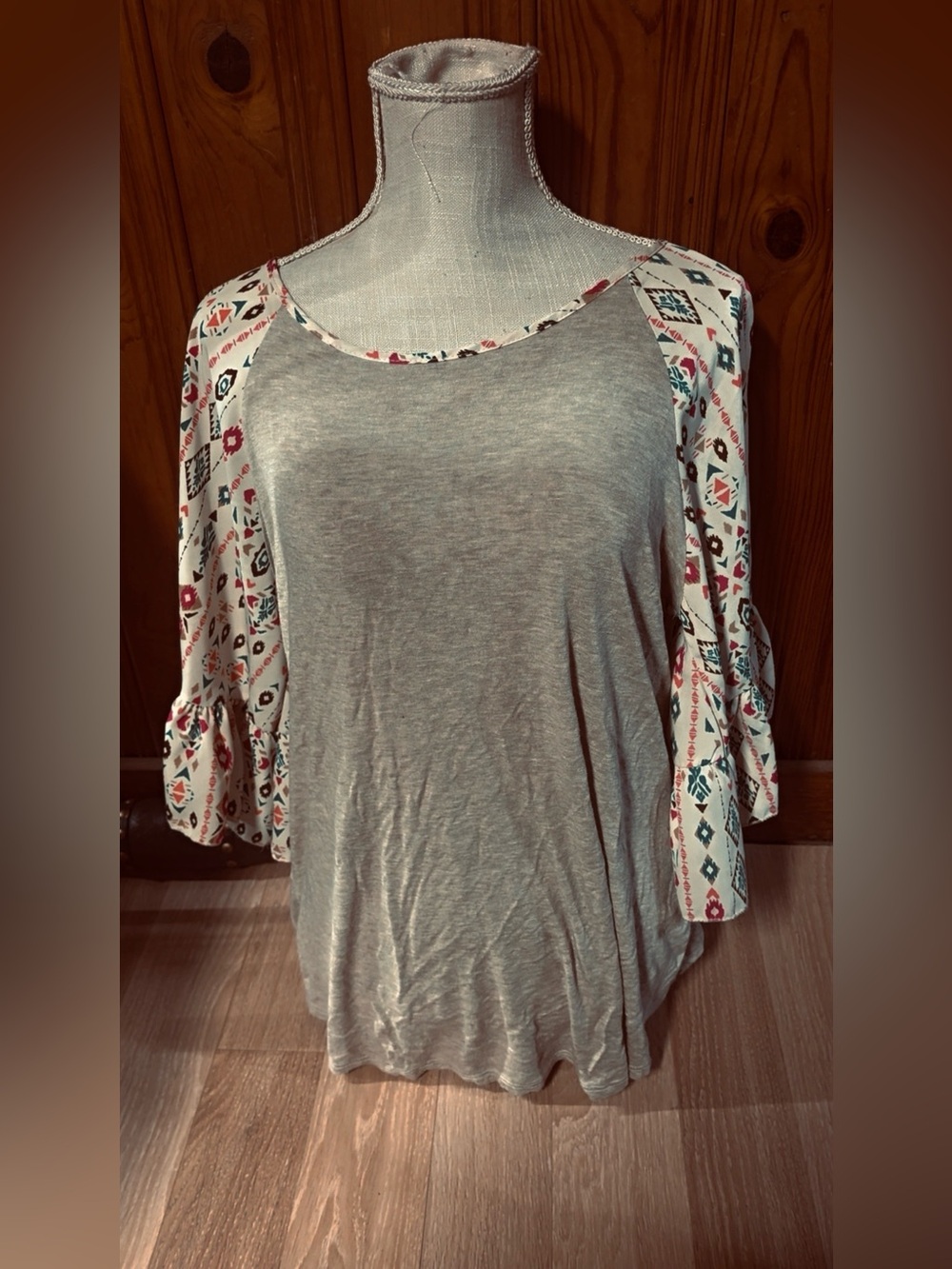 Women’s Grey Raglan Long-Sleeve Top with Patterned Sleeves